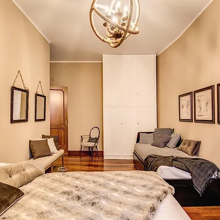 Spanish Steps Miracle * ローマ